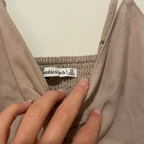 NWT Abercrombie & Fitch Beige Crop Top - Picture 2 of 5